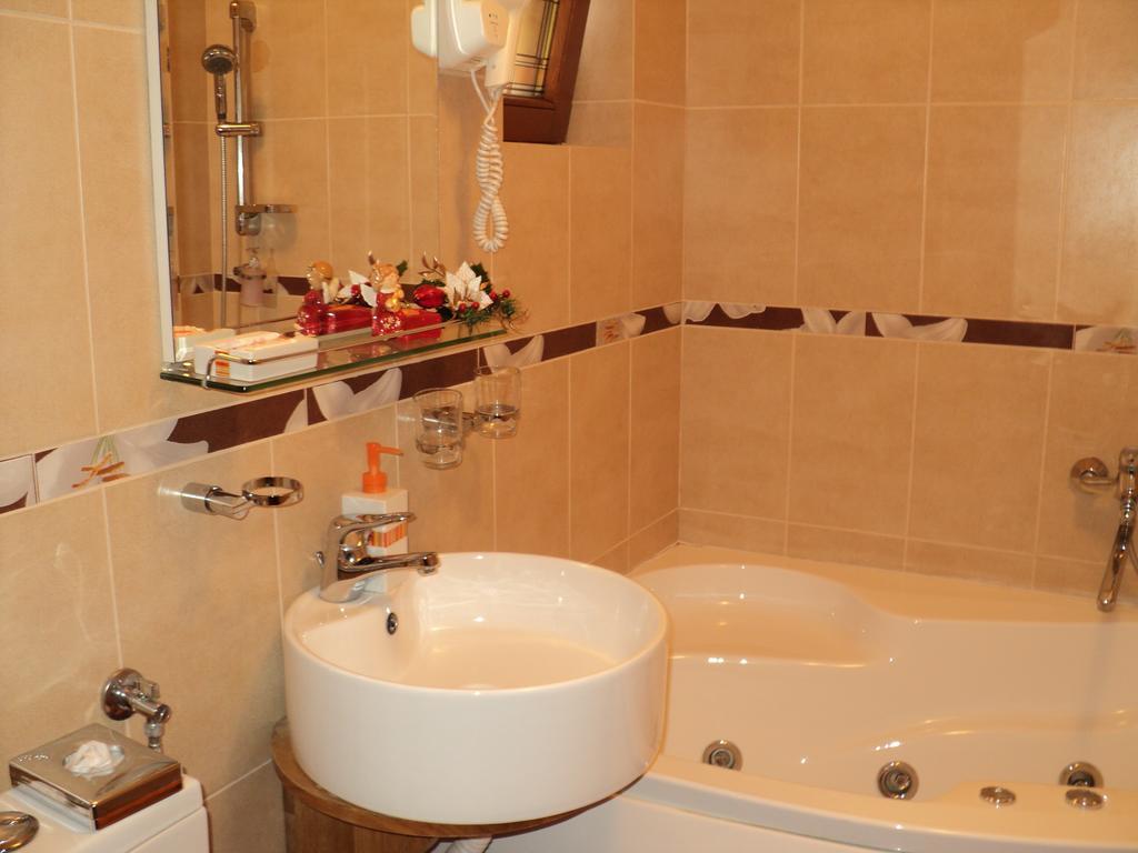 Casa Anca Boutique Hotel Тимишос Екстериор снимка
